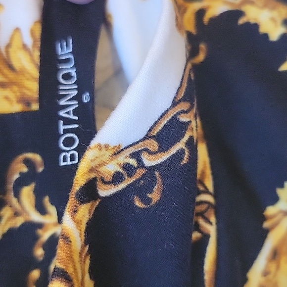 Women's Botanique Patterned Short Sleeve Top - Picture 3 of 3